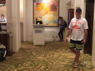 ハワイホテルのベルデスクhotel_moanasurfrider