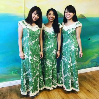 参列衣装はインスタ映えで選ぶ時代05